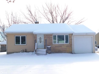 407 Elm St, Schleswig, IA 51461