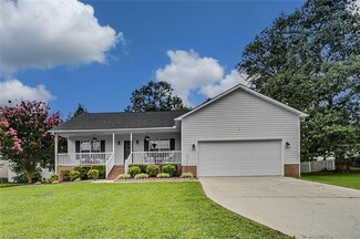 4245 White Oak Dr, Randleman, NC 27317
