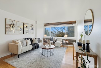 705 E Republican St Unit 403, Seattle, WA 98102