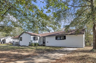 1019 Mcgregor Dr, Lufkin, TX 75904