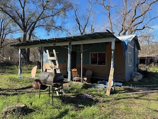 39 Carolyn St, Huntsville, TX 77320