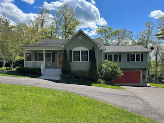 185 Laurel Dr, Fancy Gap, VA 24328