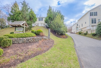 5 Wishing Well Ln Unit 5, New Milford, CT 06776