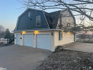 215 N Jefferson St, Ottumwa, IA 52501