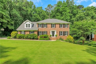 1135 Parkview Way SW, Lilburn, GA 30047