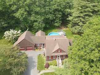 16 Birch Ln, Northbridge, MA 01534