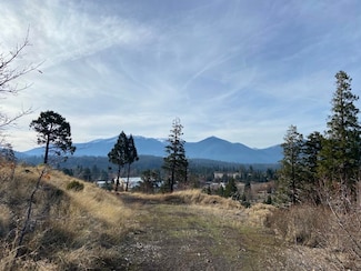 767 N Davis Ave, Weed, CA 96094