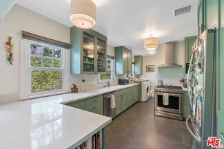 1836 W Silver Lake Dr, Los Angeles, CA 90026