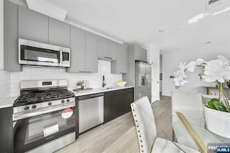 15 S 13th St Unit 305, Newark, NJ 07108