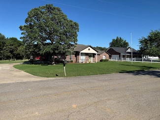 1067 N 4285 Rd Unit 7 & 8, Hugo, OK 74743