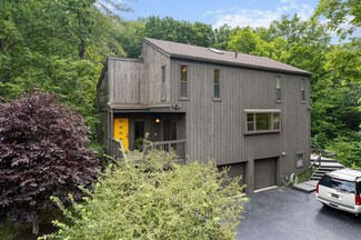 8294 Bridle Rd, Cincinnati, OH 45244