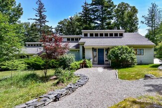 35 Cairns Ln, Deer Isle, ME 04627