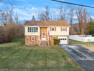 33 Glenbrook Rd, Ogdensburg, NJ 07439