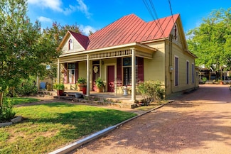 303 W Austin St, Fredericksburg, TX 78624