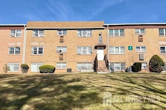 450 College Dr, Edison, NJ 08817