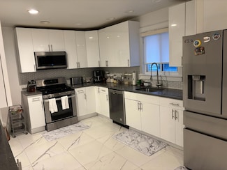 290 E Sidney Ave, Mount Vernon, NY 10553
