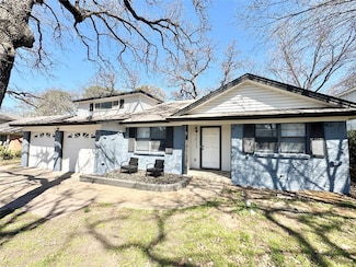 3613 Falcon Dr, Forest Hill, TX 76119