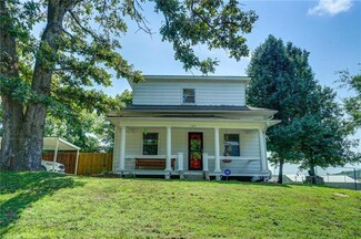 105 N Madison St, Freeman, MO 64746