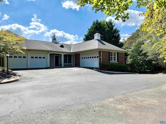 1320 Pantops Cottage Ct, Charlottesville, VA 22911