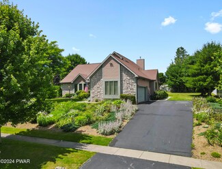 916 Clearview Rd, Moscow, PA 18444