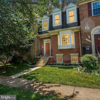 12340 Fox Lake Ct, Fairfax, VA 22033