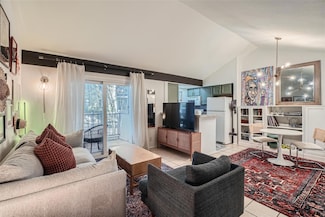 3018 S 1st St Unit 204, Austin, TX 78704