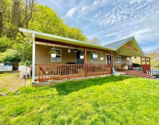 1089 Peel Tree Rd, Century, WV 26201