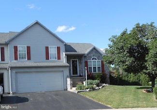 18 Pebble Creek Dr, Lititz, PA 17543