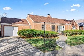 9524 S Francisco Ave, Evergreen Park, IL 60805