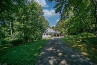 7590 Rinehart Ln, Clemmons, NC 27012