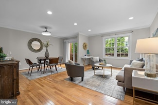9077 Giltinan Ct, Springfield, VA 22153