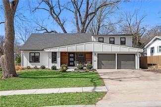7000 Barkley St, Overland Park, KS 66204