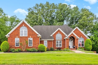 411 Lake Pointe Dr, Clarksville, TN 37043