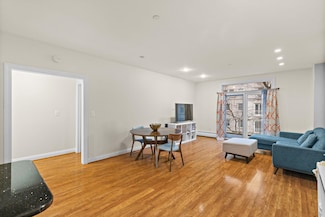 207 Shearwater Ct W Unit 31, Jersey City, NJ 07305