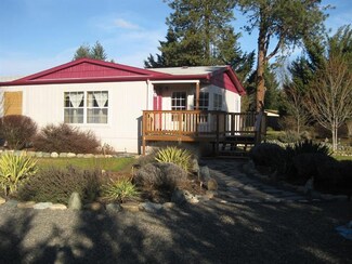 8172 E Evans Creek Rd, Rogue River, OR 97537