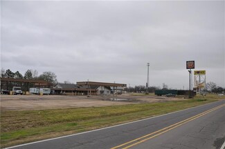 5215 S Macarthur Dr, Alexandria, LA 71302