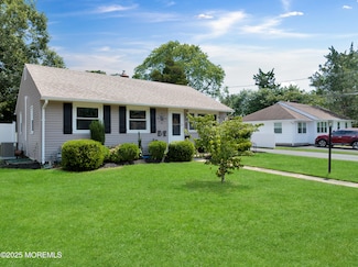 103 Dewey St, Toms River, NJ 08753