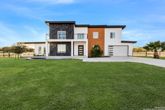680 Clear Lake Loop, Poteet, TX 78065