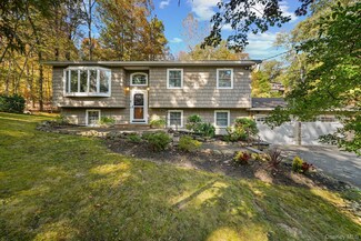 1179 E Mombasha Rd, Monroe, NY 10950