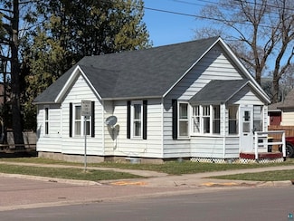 1123 6th St W, Ashland, WI 54806