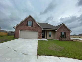 211 Hidden Meadows Dr, Lafayette, LA 70506