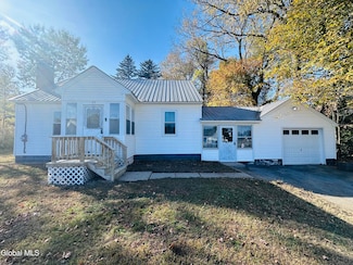45 Chapman St, Corinth, NY 12822