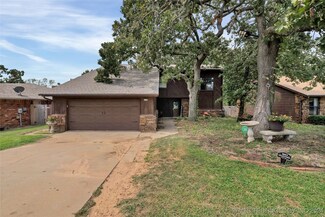 3328 S Rolling Oaks Dr, Tulsa, OK 74107