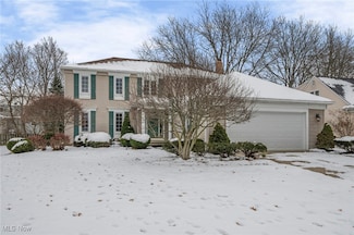 3733 River Ln, Rocky River, OH 44116