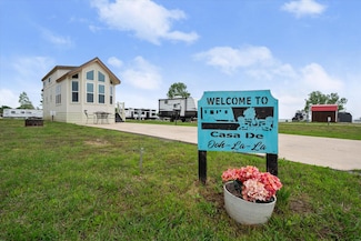 6388 Peninsula Rd, Kerens, TX 75144