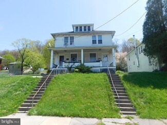 632 E Walnut St, Lewistown, PA 17044