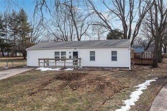 15417 White Ave, Grandview, MO 64030