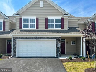 144 Battalion Ln, Gettysburg, PA 17325