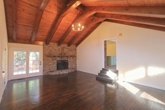 220 Peytons Creek Rd, Pleasant Shade, TN 37145