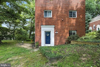3504 Martha Custis Dr Unit 315, Alexandria, VA 22302